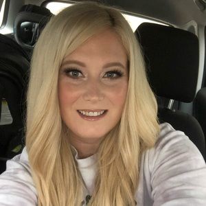 Meet your Posher, Hayley